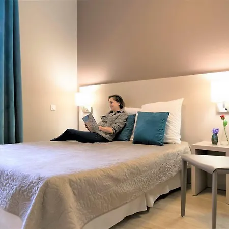 Hotel Logis & Restaurant Le Pardaillan Gondrin