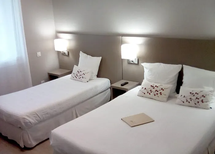 Logis & Restaurant Le Pardaillan Hotel Gondrin