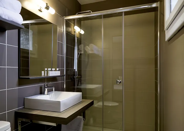 Hotel Logis & Restaurant Le Pardaillan