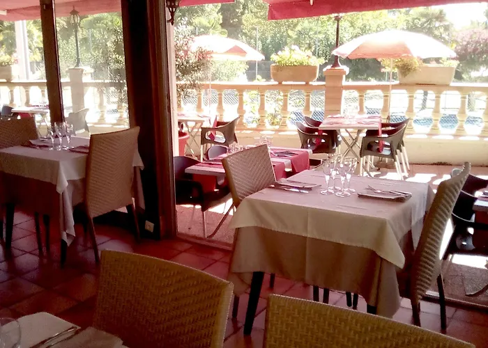 Hotel Logis & Restaurant Le Pardaillan 3*