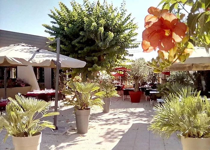 Logis & Restaurant Le Pardaillan Hotel