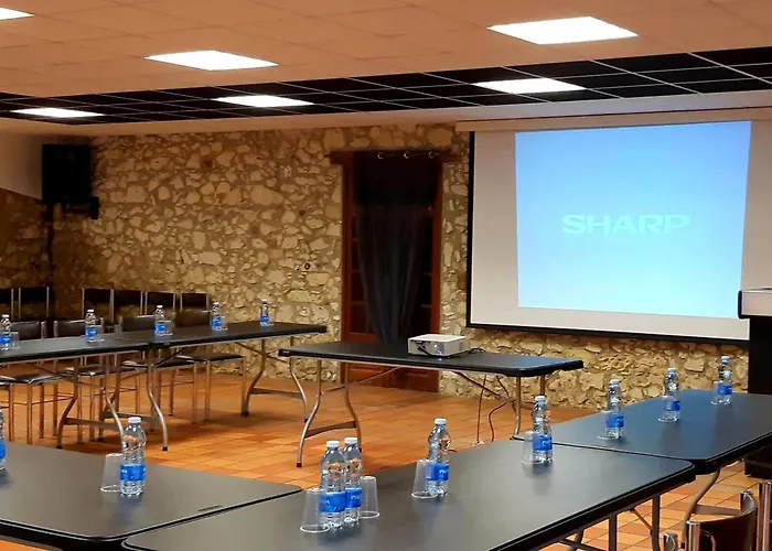 Logis & Restaurant Le Pardaillan Hotel