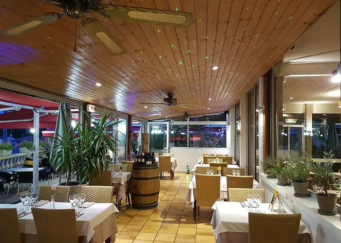 Logis & Restaurant Le Pardaillan Hotel Gondrin