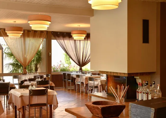 Hotel Logis & Restaurant Le Pardaillan 3*