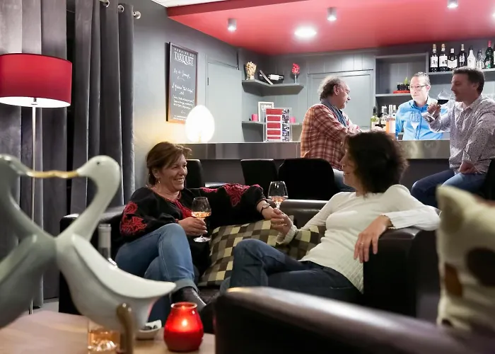 Hotel Logis & Restaurant Le Pardaillan