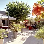 Logis & Restaurant Le Pardaillan Hotel