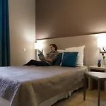 Hotel Logis & Restaurant Le Pardaillan Gondrin