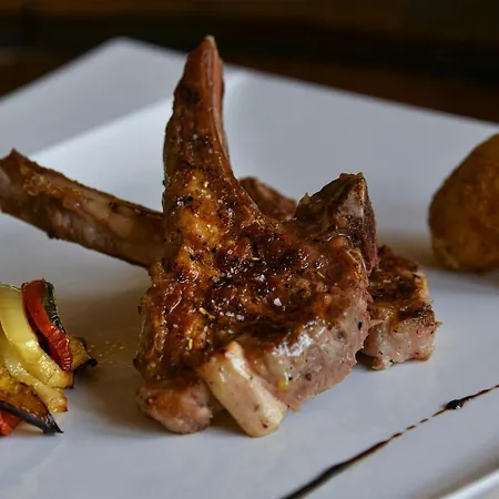 Logis & Restaurant Le Pardaillan ホテル 3*