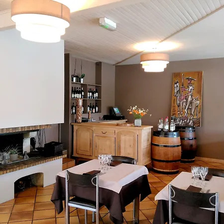 ホテル Logis & Restaurant Le Pardaillan Gondrin