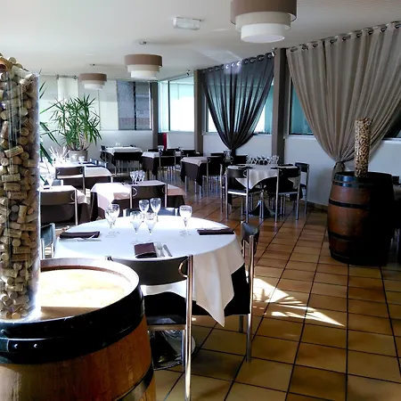 ホテル Logis & Restaurant Le Pardaillan