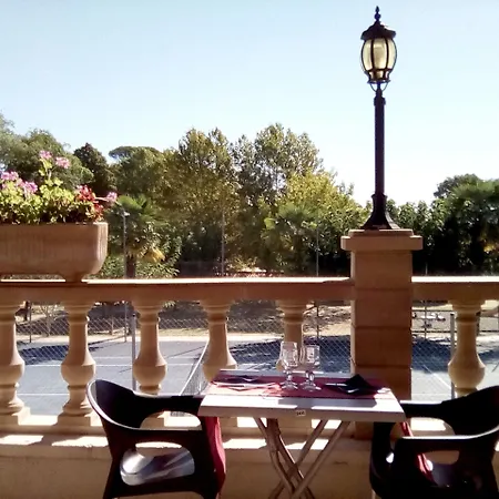 Logis & Restaurant Le Pardaillan 3*