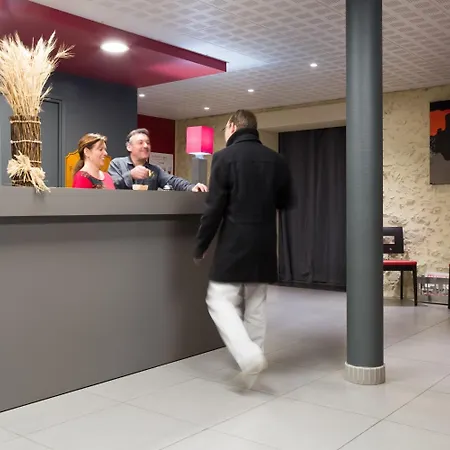 ホテル Logis & Restaurant Le Pardaillan