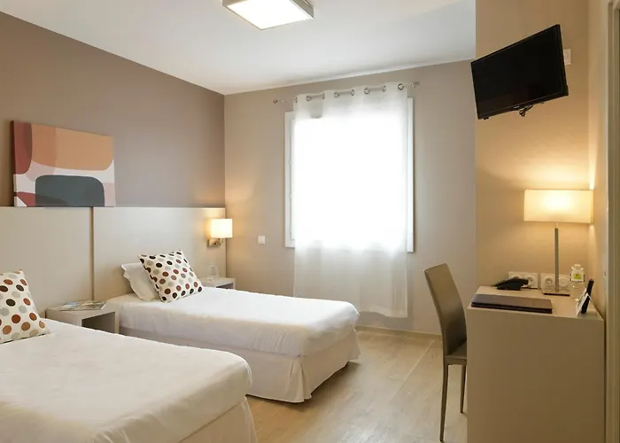 Otel Logis & Restaurant Le Pardaillan Gondrin